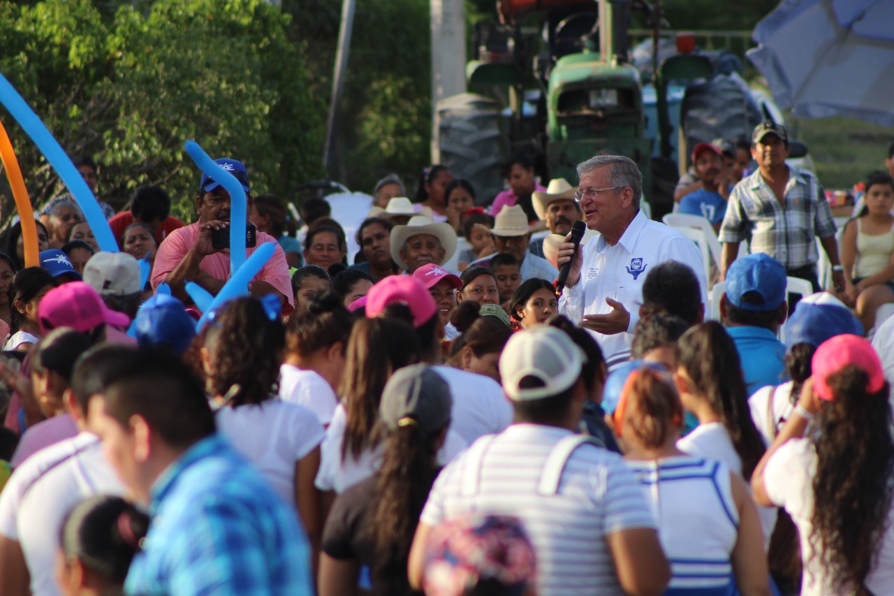 Colonias populares van  con Memo al triunfo