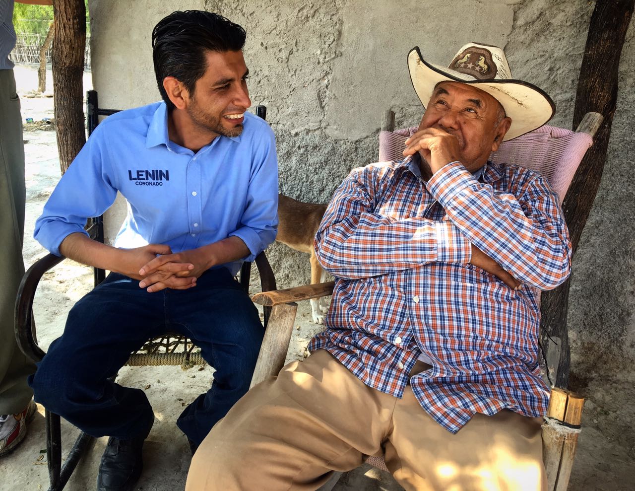 Visita el Físico medico Lenin Coronado 100 casas y ofrece mejorar bienestar de Tula