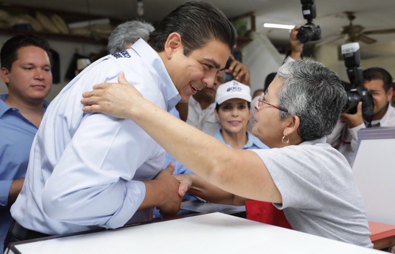 Cabeza de Vaca hace compromiso con economía tamaulipeca