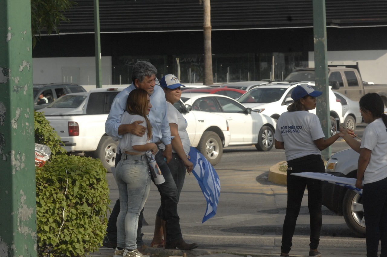 Celebra Doctor su cumple en Hospital y en campaña