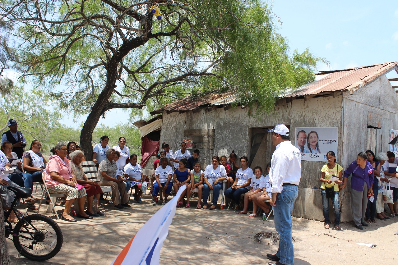Carlos García se compromete a mejorar los servicios básicos y educativos en el sector rural