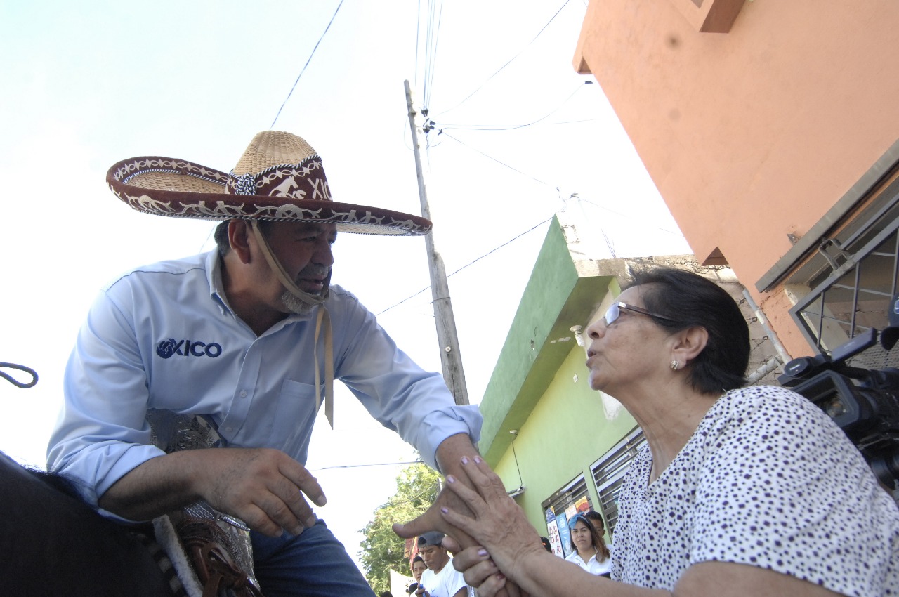 Reitera Xico su compromiso con adultos mayores