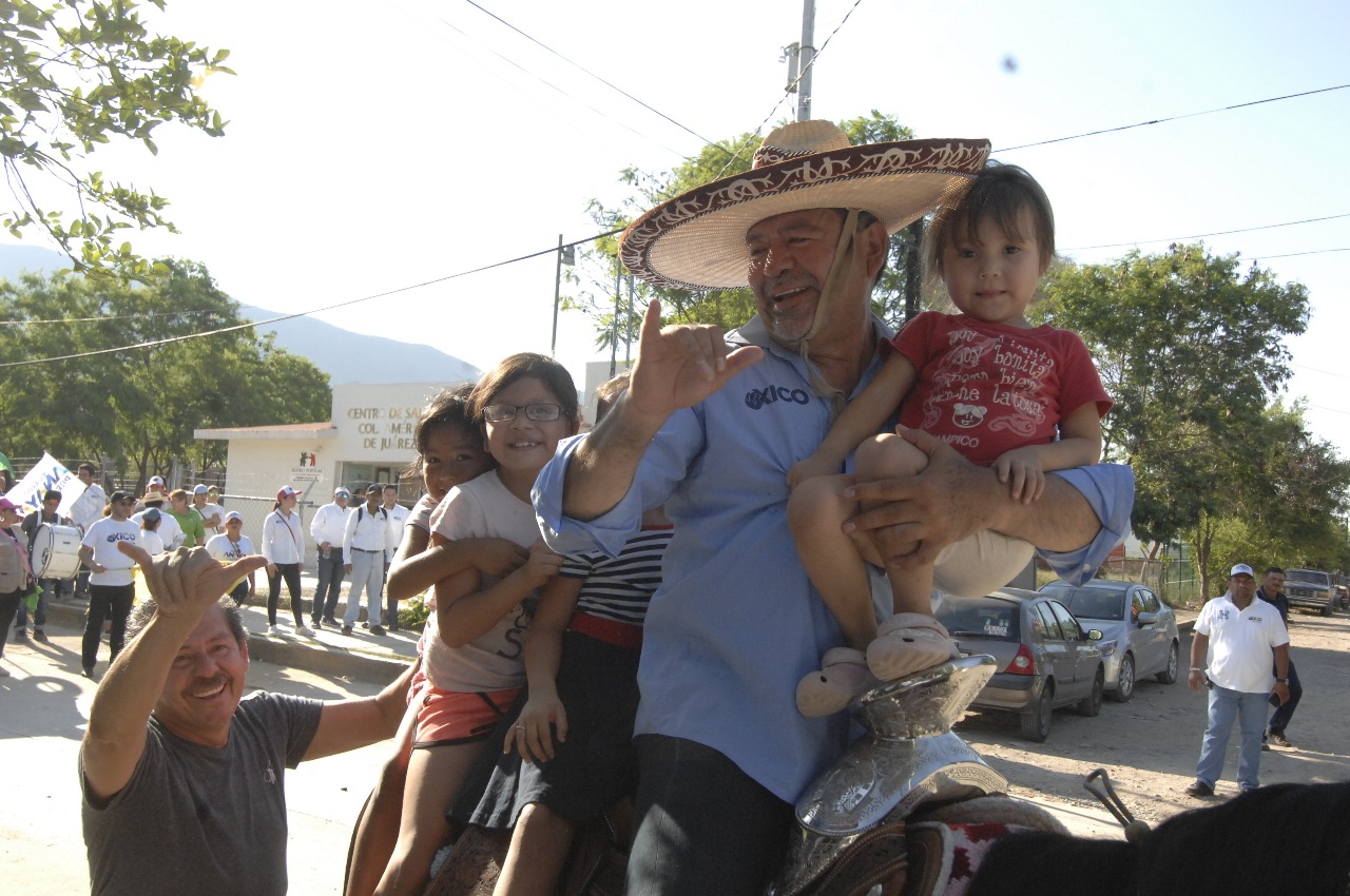 Ciudadanos del sector poniente reciben al Doctor Xico